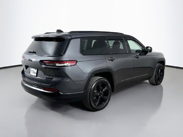 Used 2023 Jeep Grand Cherokee L Limited w/ Black Appearance Package AWD/4WD image 13