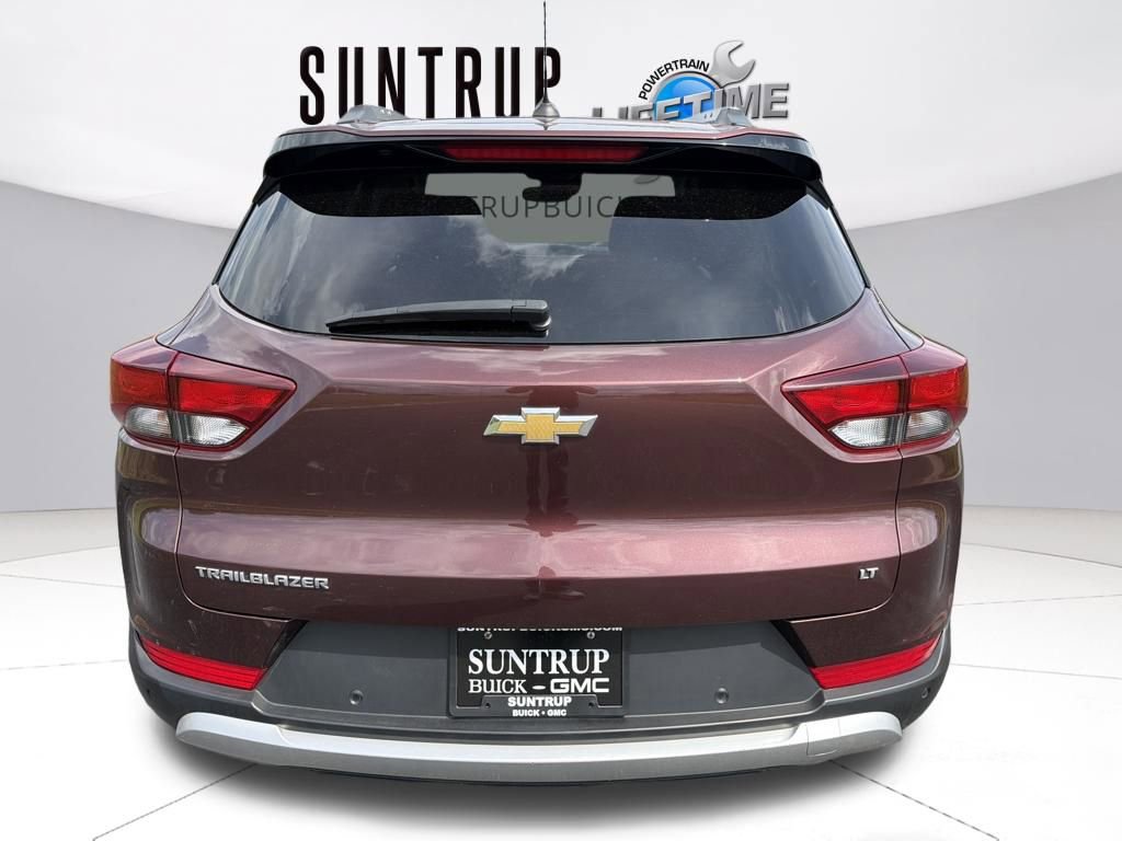 Used 2022 Chevrolet TrailBlazer LT w/ Convenience Package FWD image 4