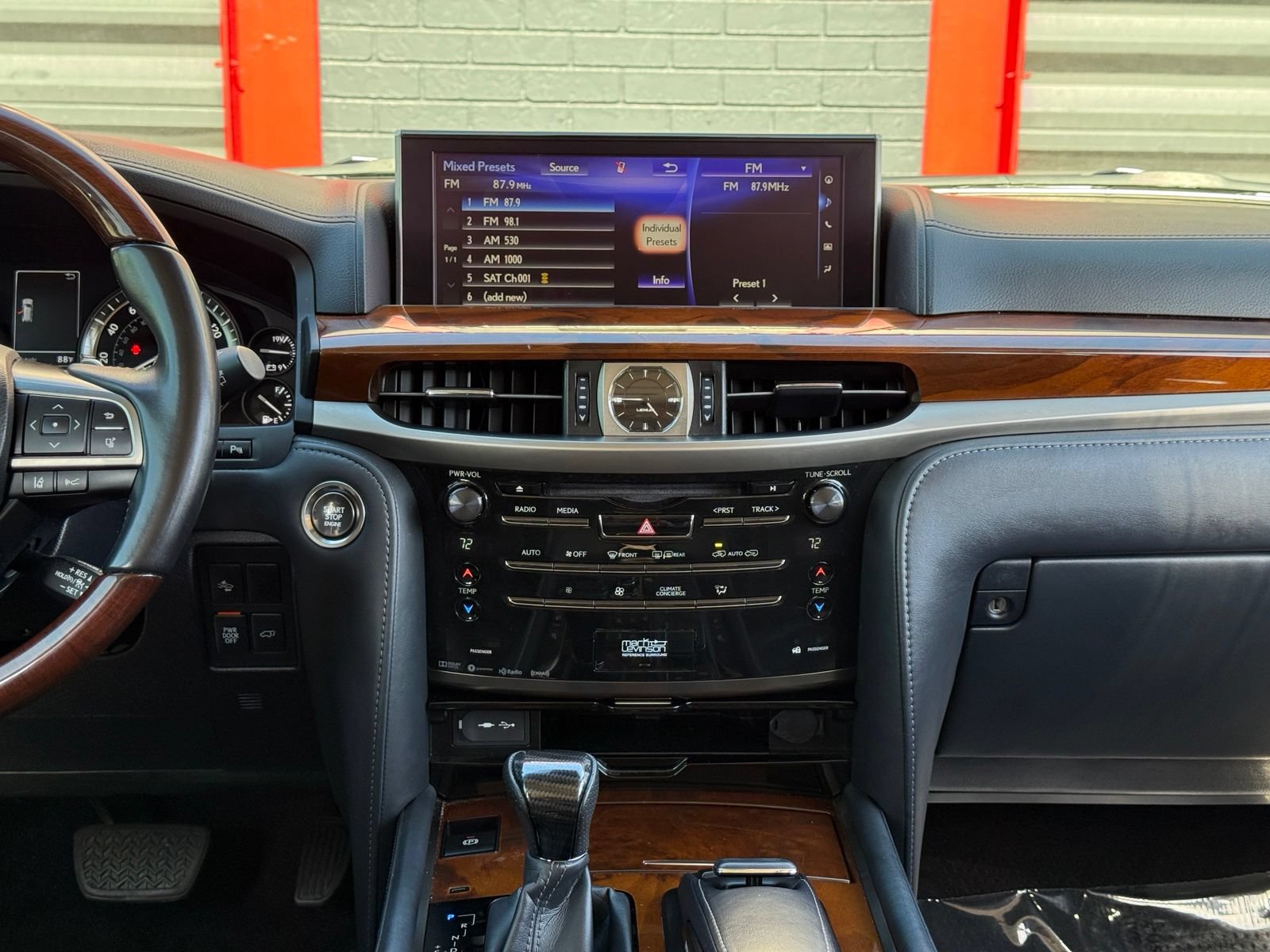 Used 2019 Lexus LX 570 4WD w/ Luxury Package image 33