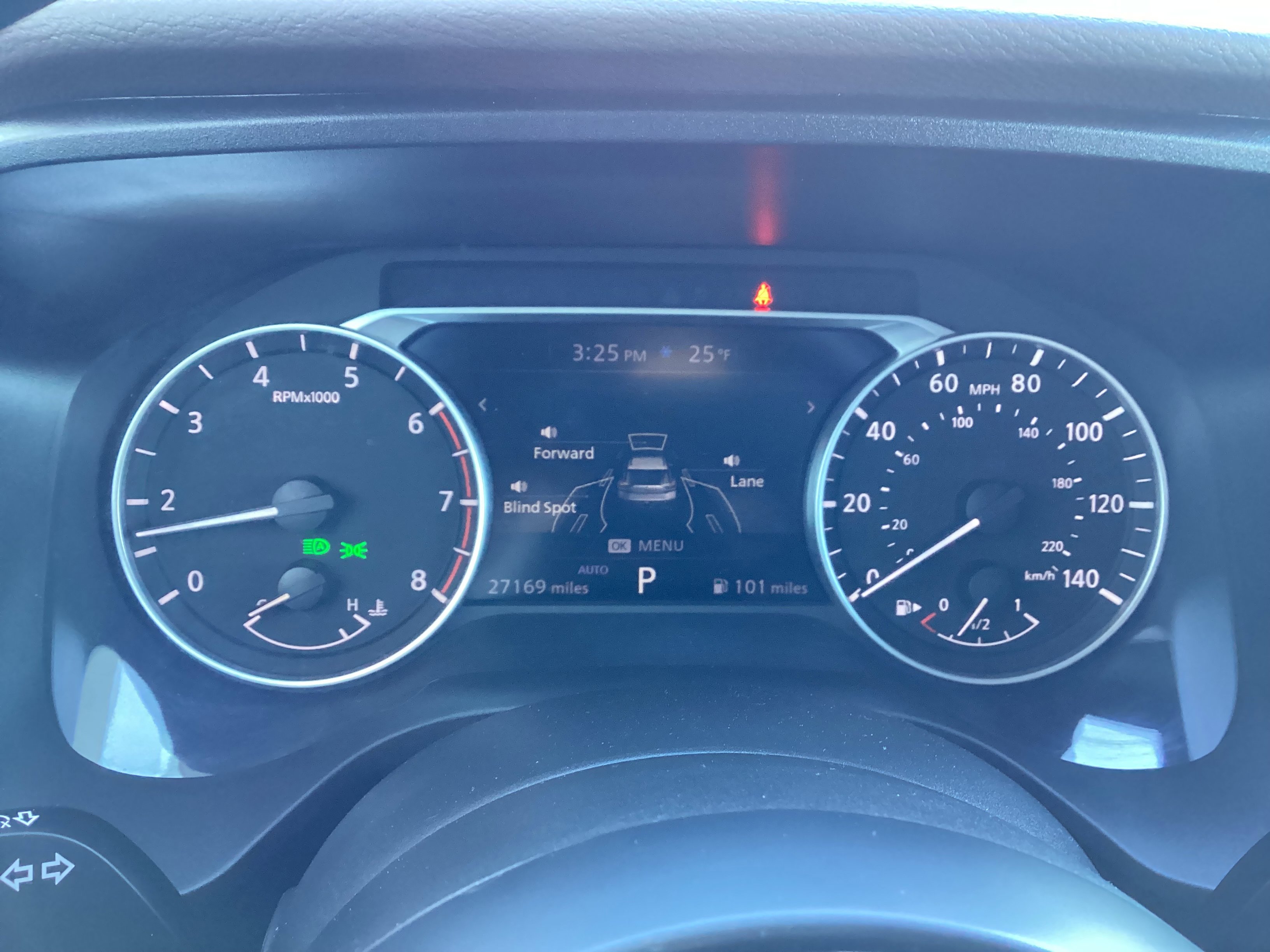 Used 2023 Nissan Rogue S image 39