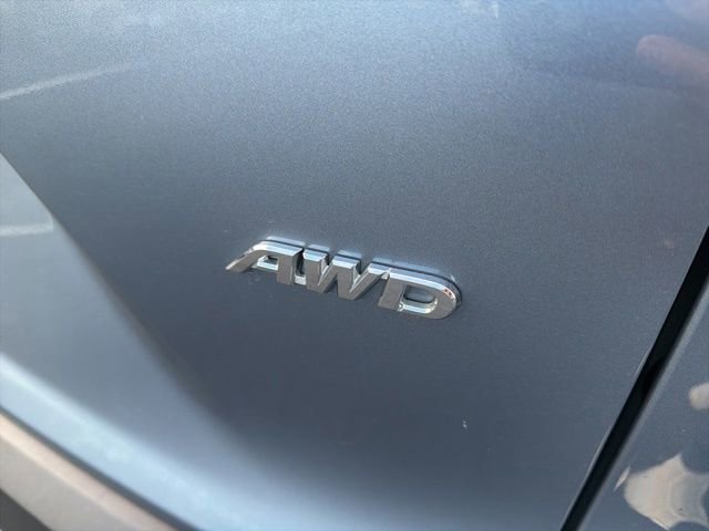 Used 2022 Toyota Corolla Cross L image 31