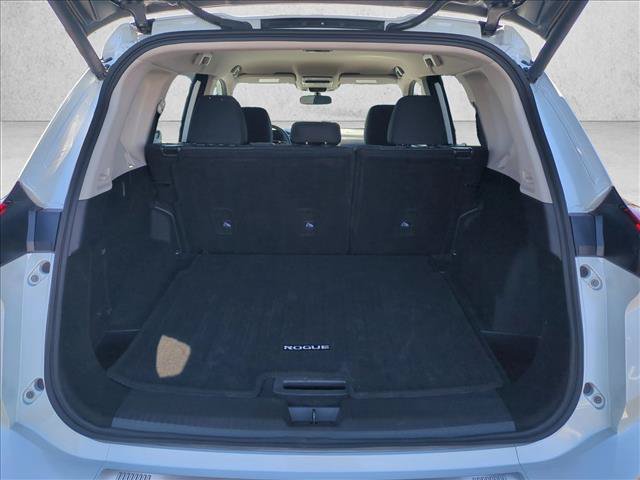 Used 2026 Nissan Rogue SV FWD image 6