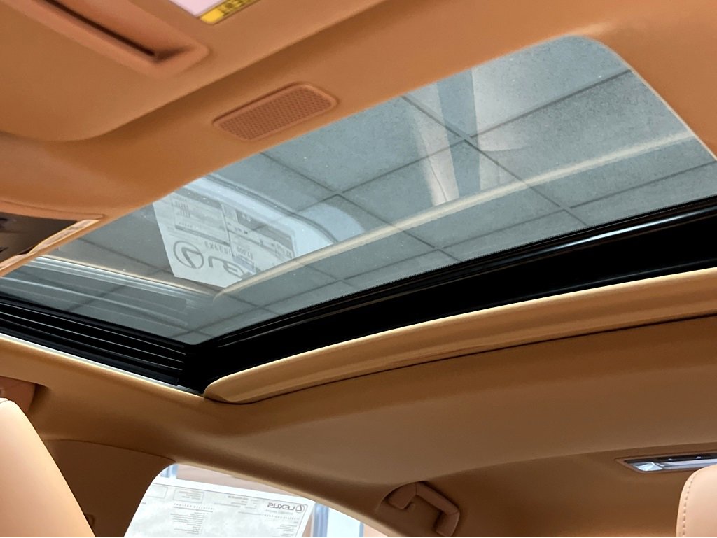 New 2025 Lexus ES 350 w/ Premium Package image 10