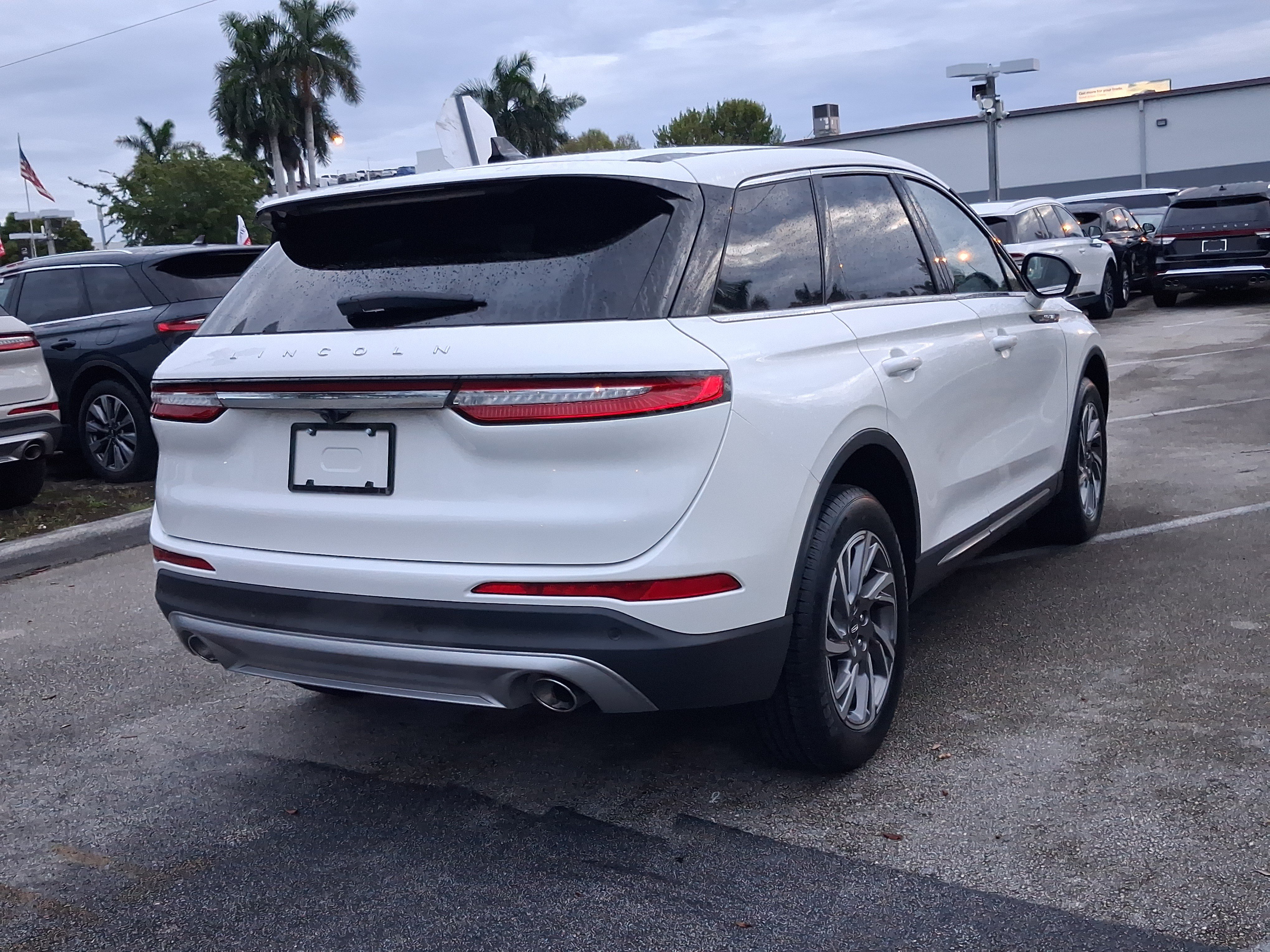 Certified 2023 Lincoln Corsair FWD image 4