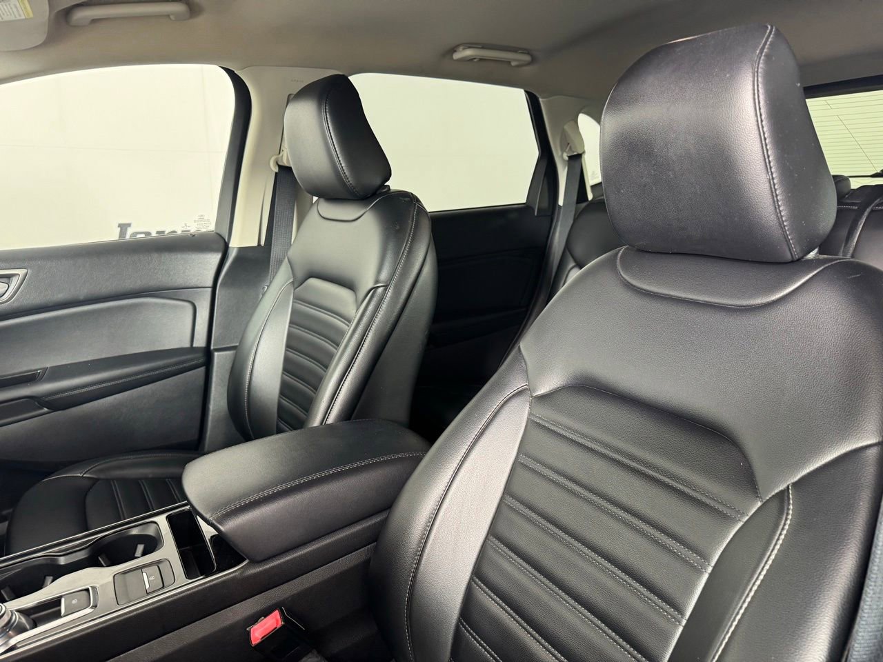 Used 2020 Ford Edge SEL AWD/4WD image 11