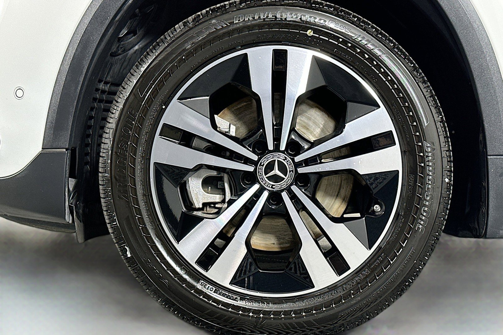 Used 2025 Mercedes-Benz GLA 250 4MATIC image 11