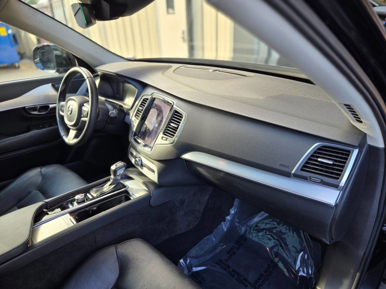 Used 2018 Volvo XC90 T5 Momentum image 14