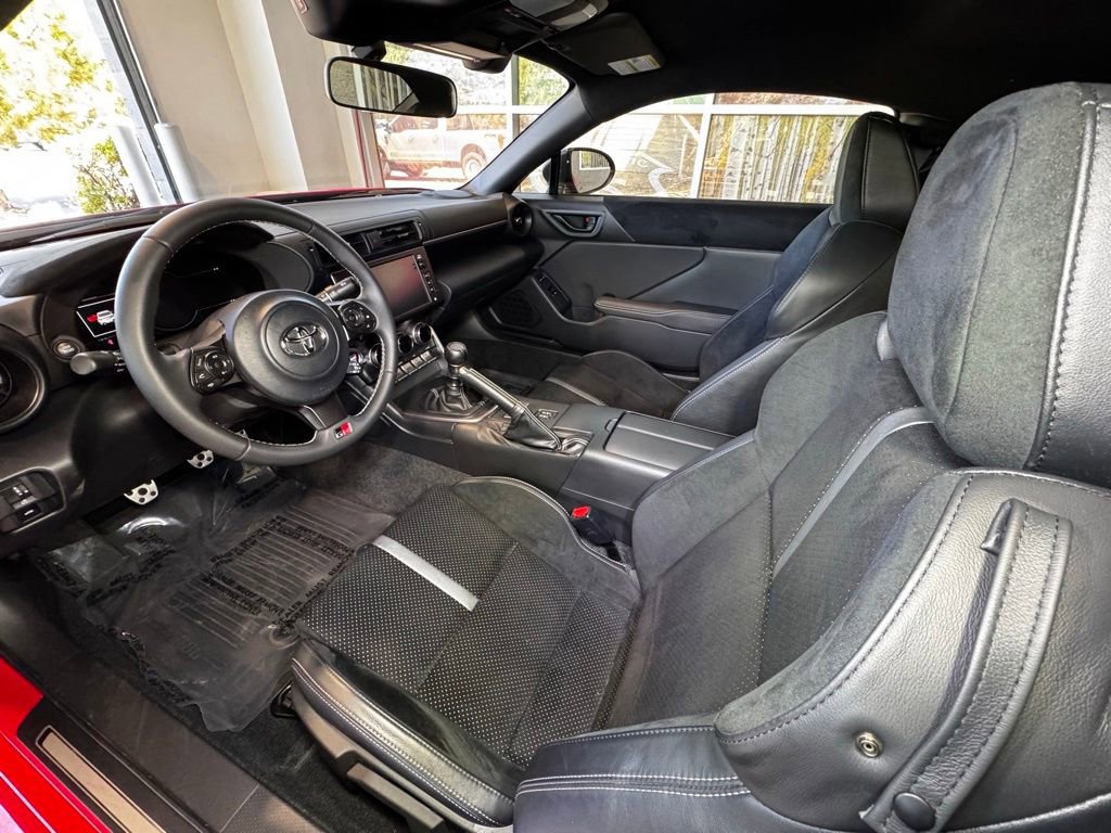 Certified 2025 Toyota GR86 Premium w/ ALL Weather Mat Package (TMS) RWD image 22