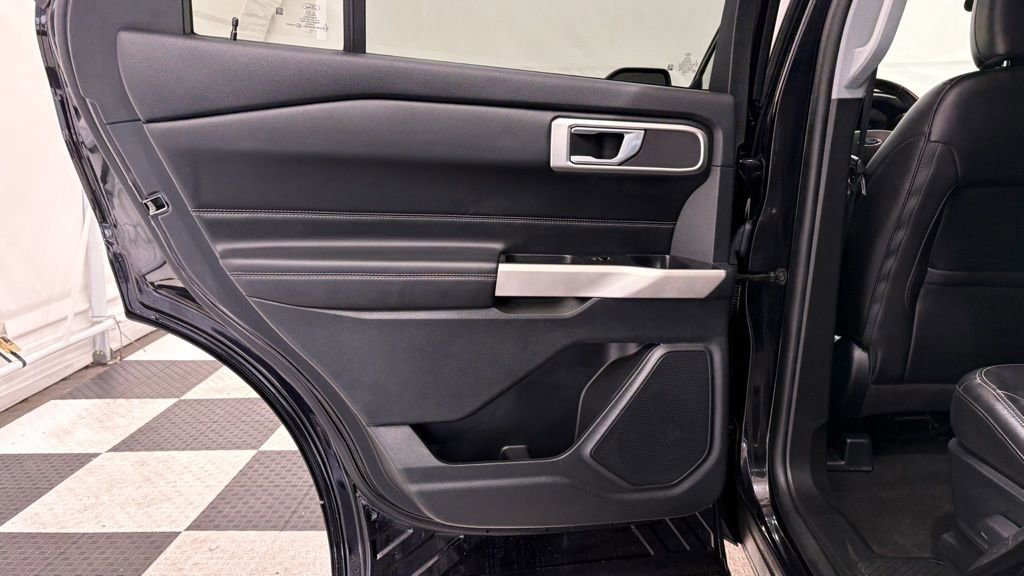 Used 2023 Ford Explorer XLT w/ Equipment Group 202A image 17