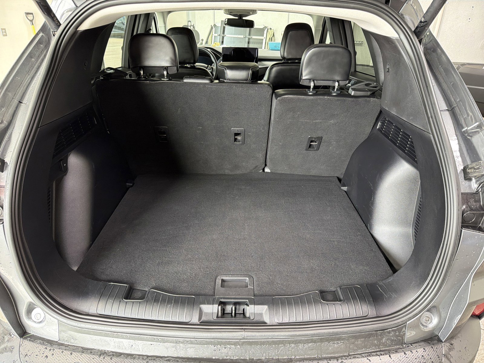 Used 2024 Ford Escape Platinum image 18