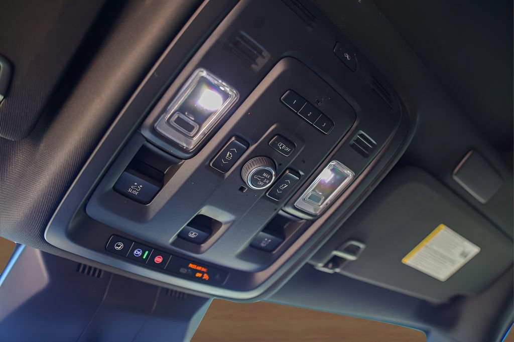 Certified 2024 Cadillac Escalade ESV Premium Luxury RWD image 21