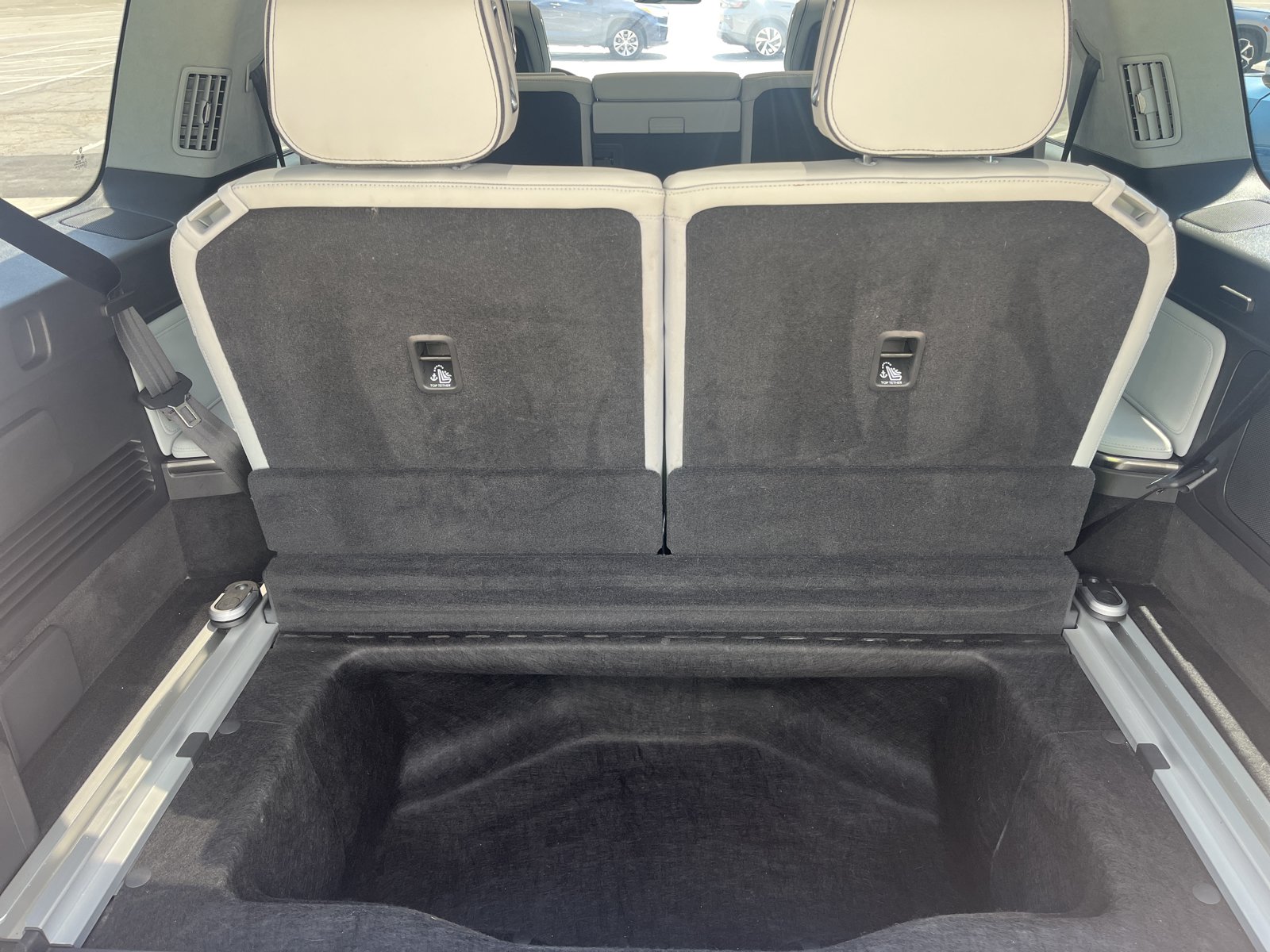 Used 2024 Rivian R1S Adventure AWD/4WD image 26