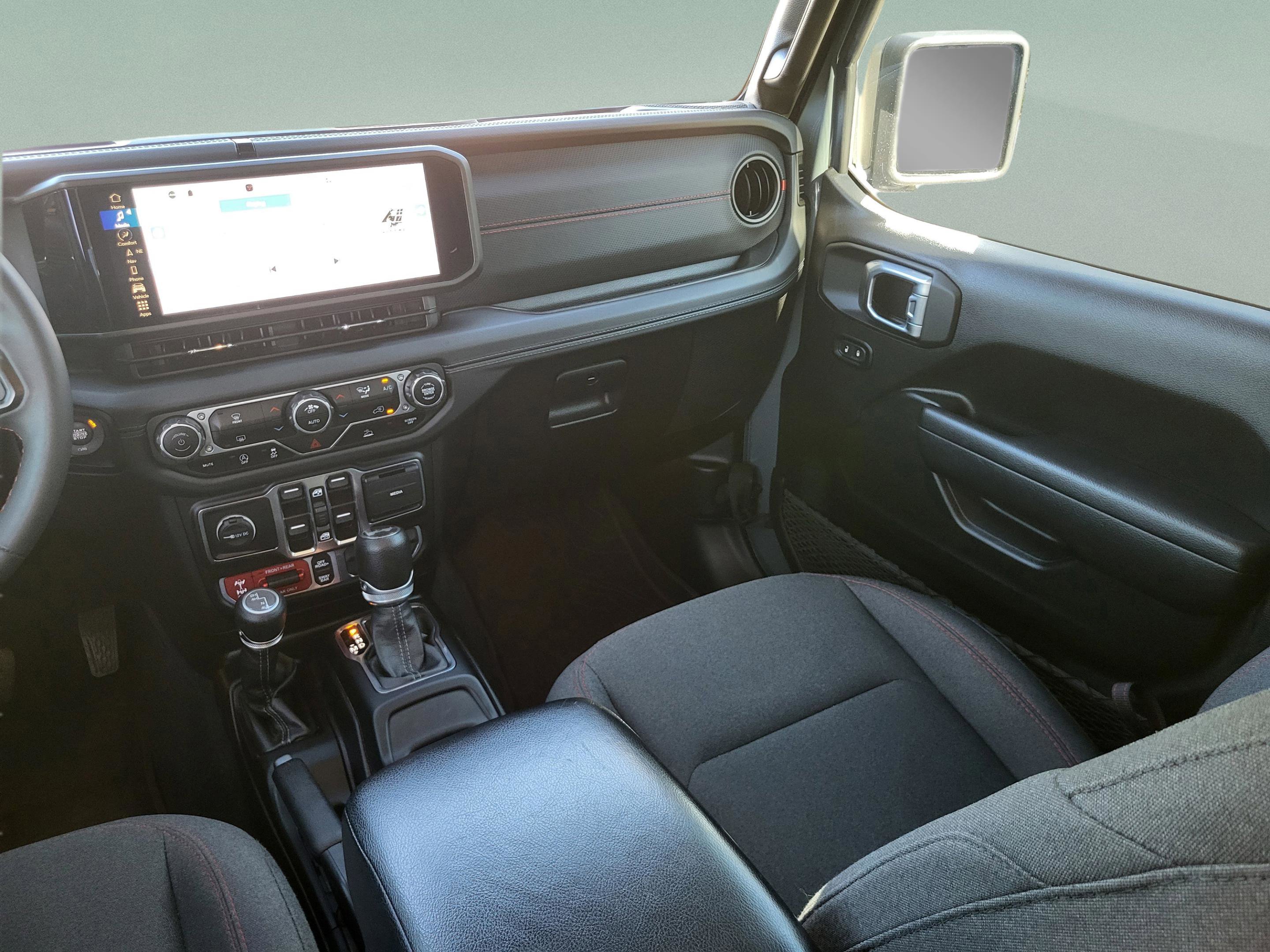 Used 2024 Jeep Wrangler Unlimited Rubicon w/ XTREMEE 35" Tire Package image 20