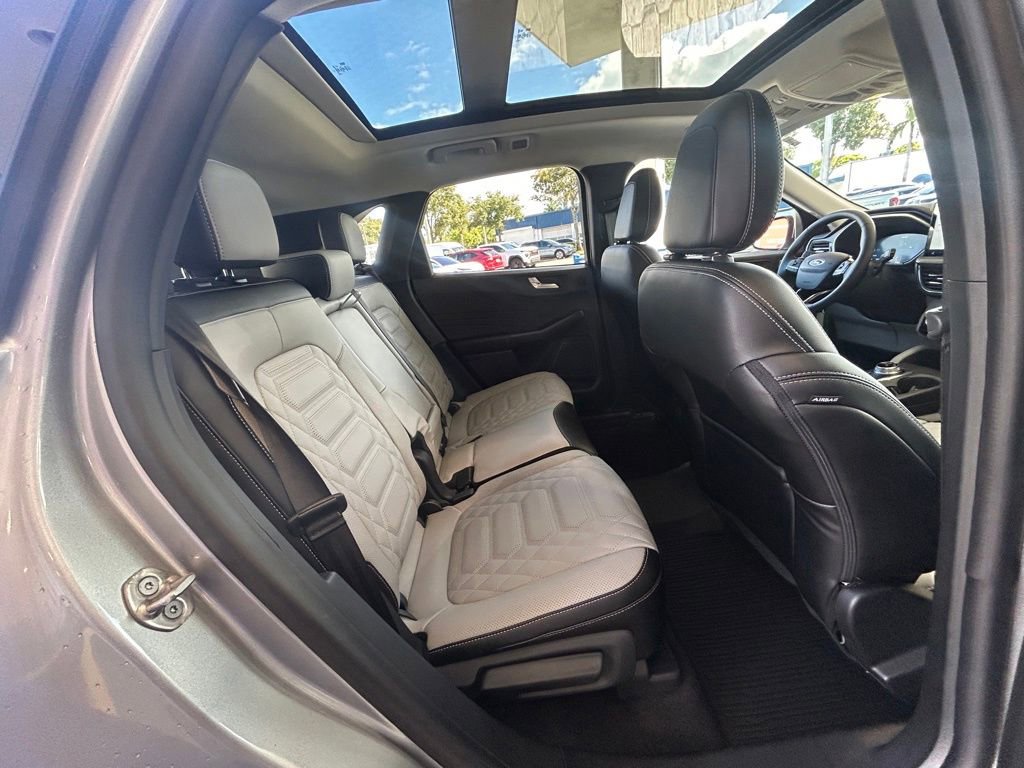 Certified 2024 Ford Escape SE w/ PHEV Premium Package image 33