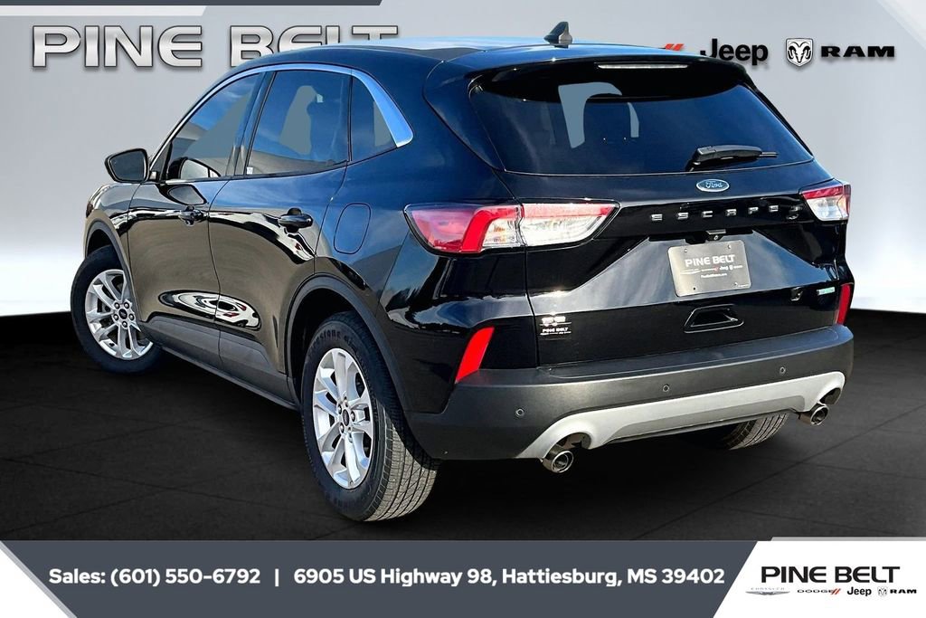 Used 2020 Ford Escape SE image 2