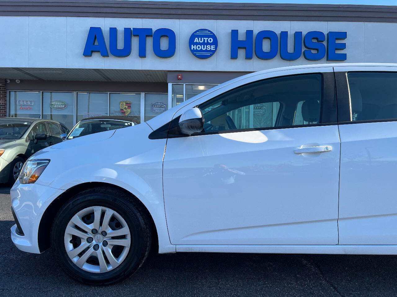Used 2017 Chevrolet Sonic LT image 33