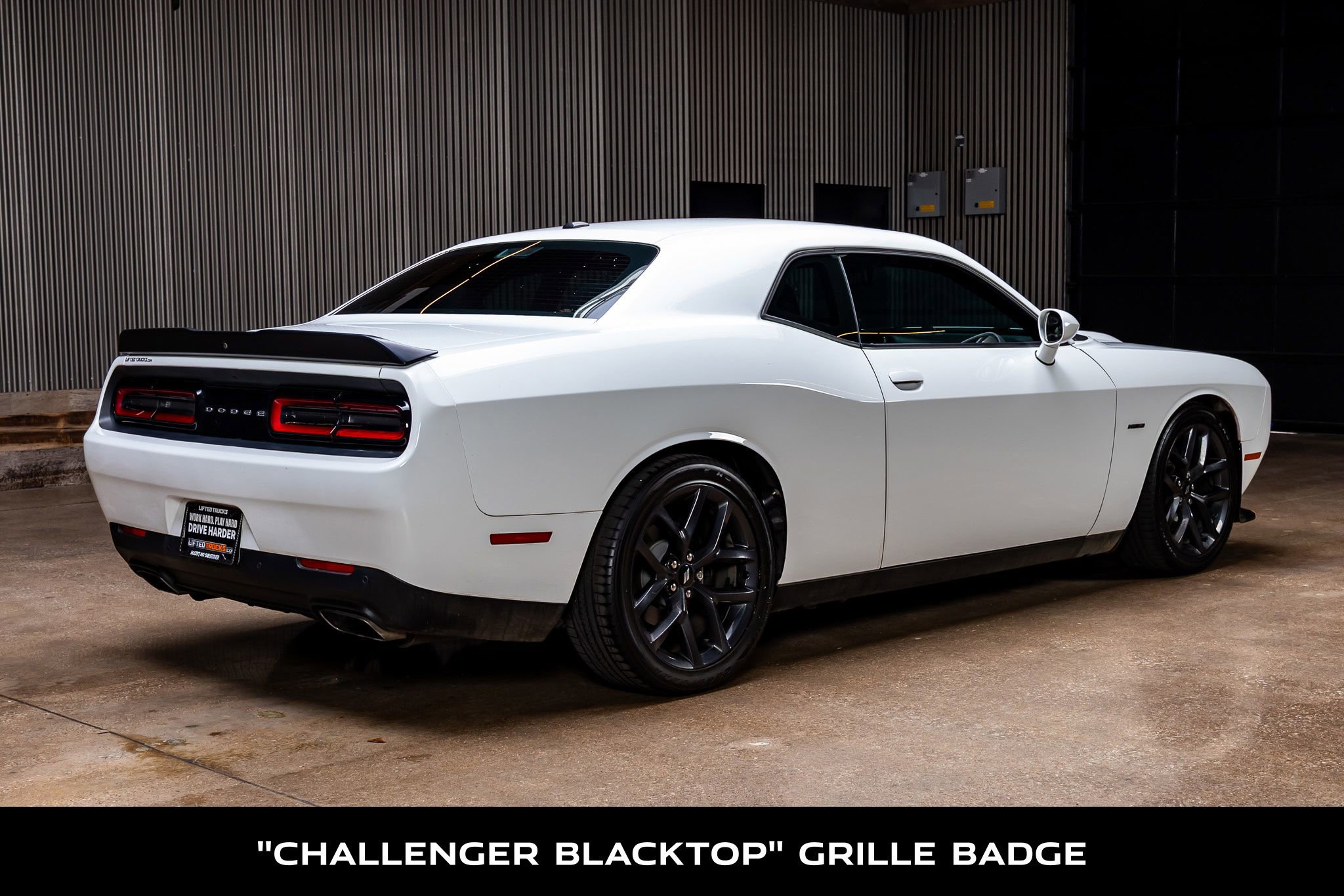 Used 2019 Dodge Challenger R/T w/ Blacktop Package image 9