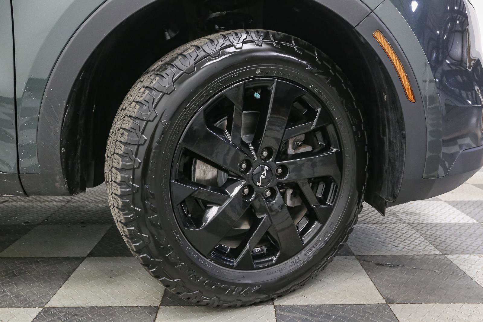 Used 2022 Kia Sorento S w/ Panoramic Sunroof Package AWD/4WD image 15