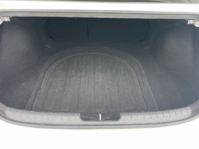 Used 2024 Hyundai Elantra Limited FWD image 32