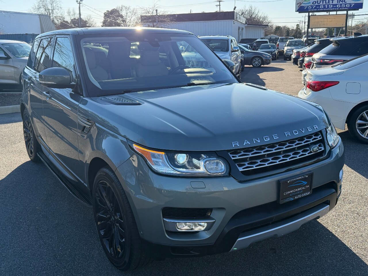 Used 2017 Land Rover Range Rover Sport HSE AWD/4WD image 3