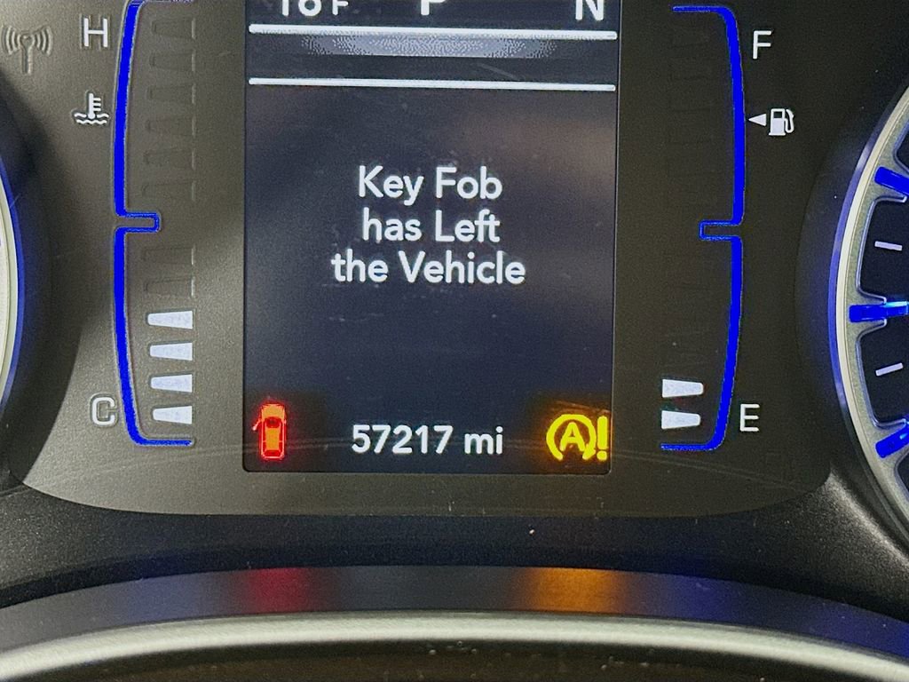 Used 2019 Chrysler Pacifica Touring-L image 12