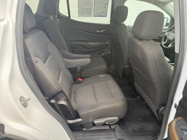 Used 2023 GMC Acadia SLE w/ Driver Convenience Package FWD image 15