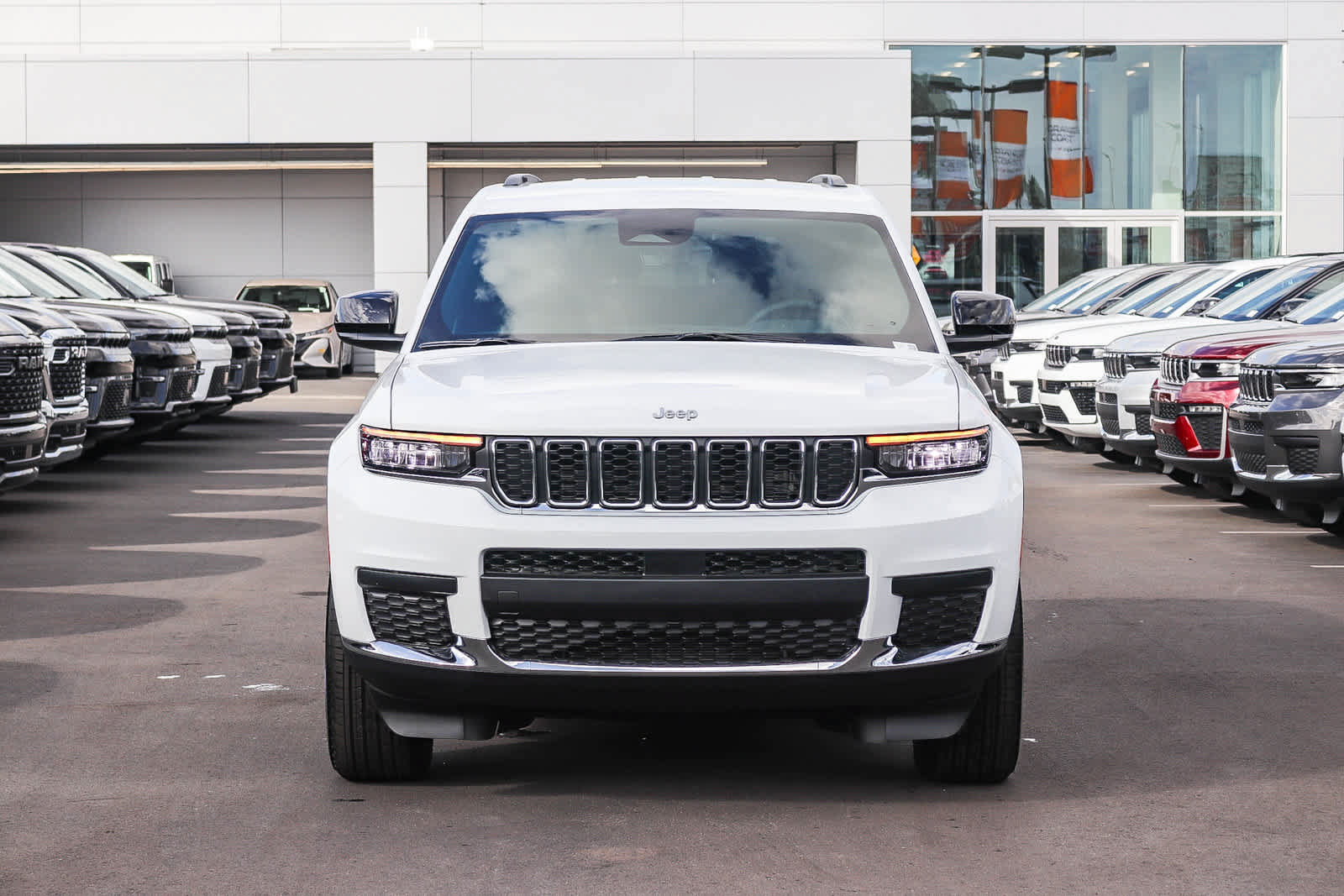 New 2027 Jeep Grand Cherokee L Laredo AWD/4WD image 2