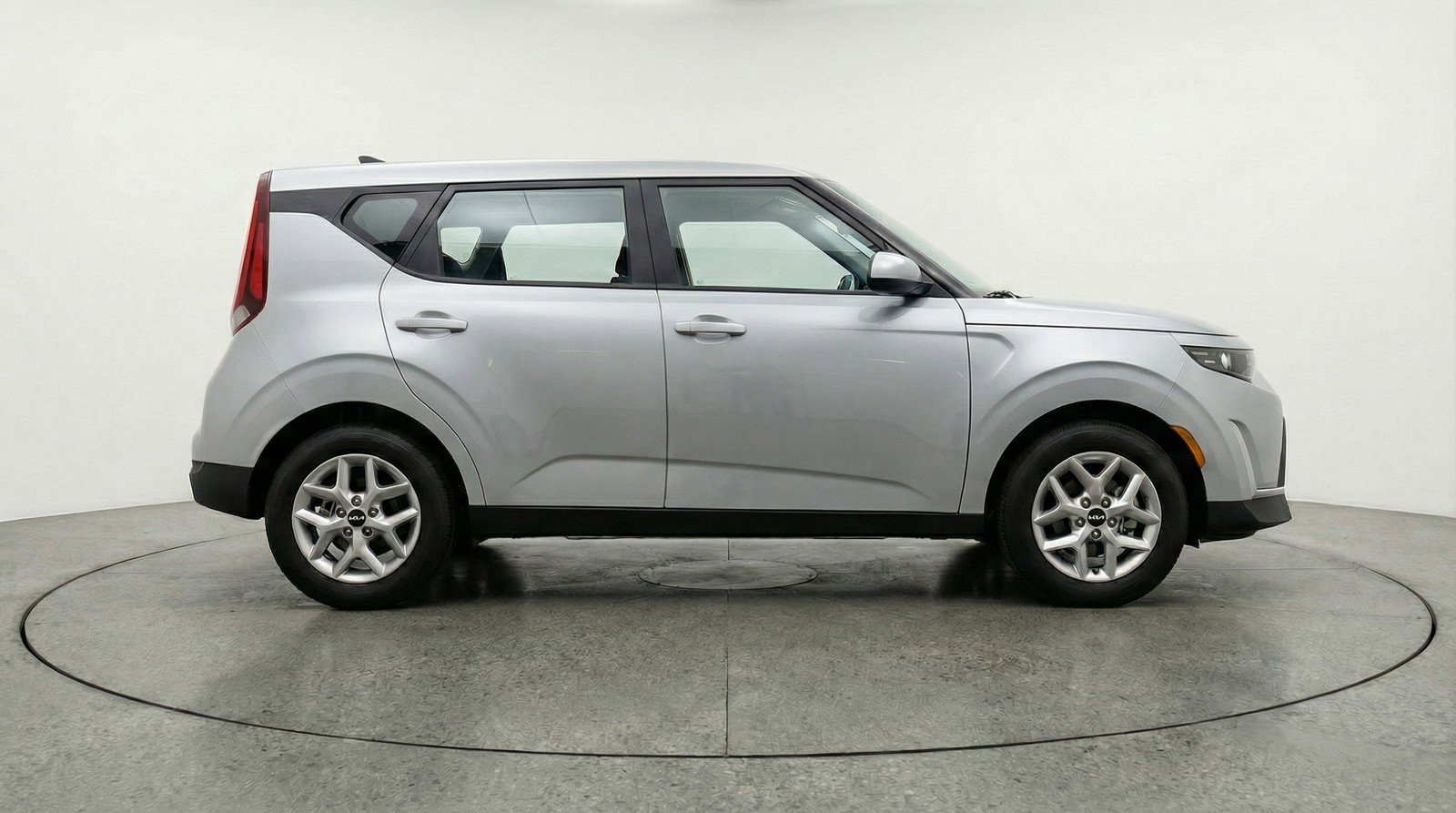 Used 2025 Kia Soul LX w/ LX Technology Package image 11