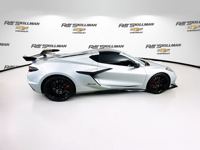 Used 2026 Chevrolet Corvette Z06 RWD image 8