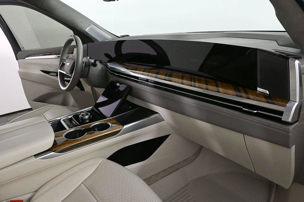 Used 2025 Cadillac Escalade Sport Platinum w/ LPO, Floor Liner Package AWD/4WD image 23