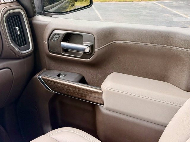 Used 2021 Chevrolet Silverado 1500 LT Trail Boss w/ LPO, Dark Essentials Package AWD/4WD image 25