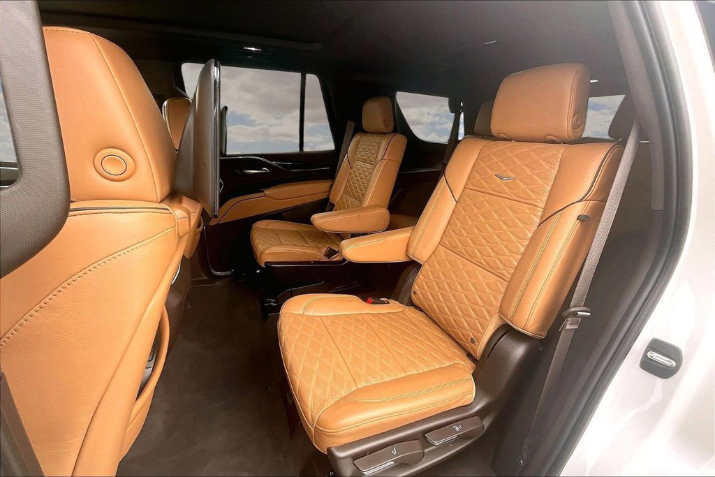 Used 2024 Cadillac Escalade Sport w/ LPO, ONYX Package AWD/4WD image 21