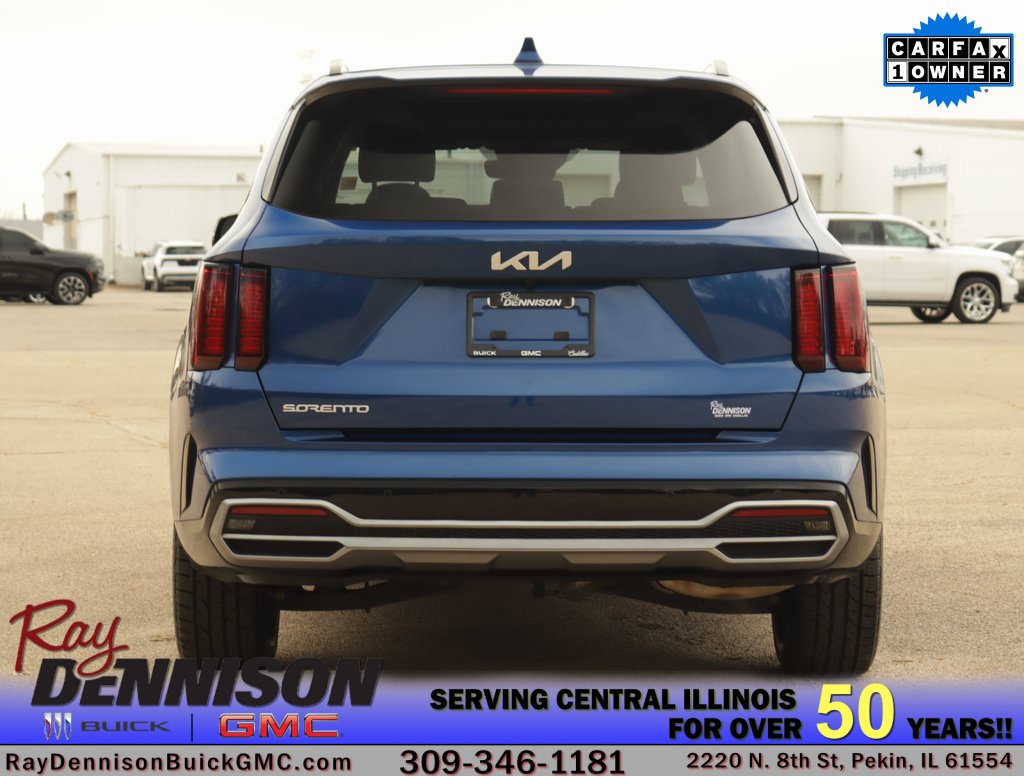 Used 2023 Kia Sorento S w/ Panoramic Sunroof Package image 6