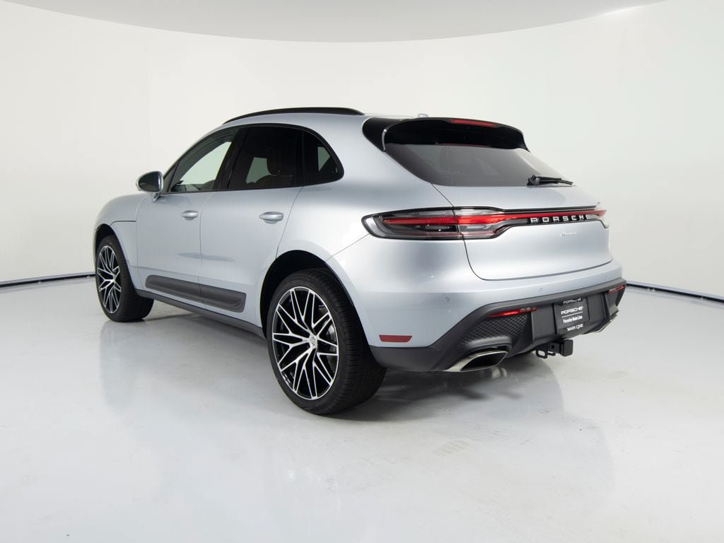 New 2026 Porsche Macan AWD/4WD image 3
