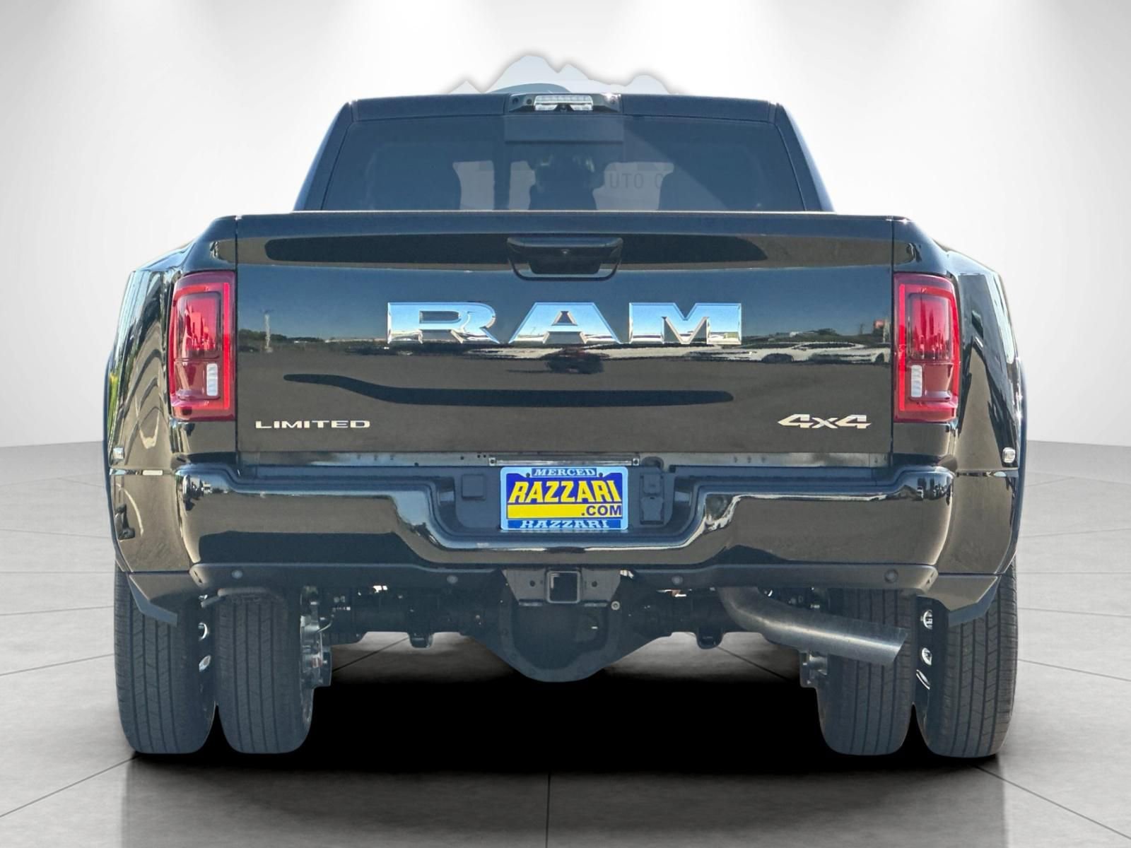 New 2025 RAM 3500 Limited AWD/4WD image 4