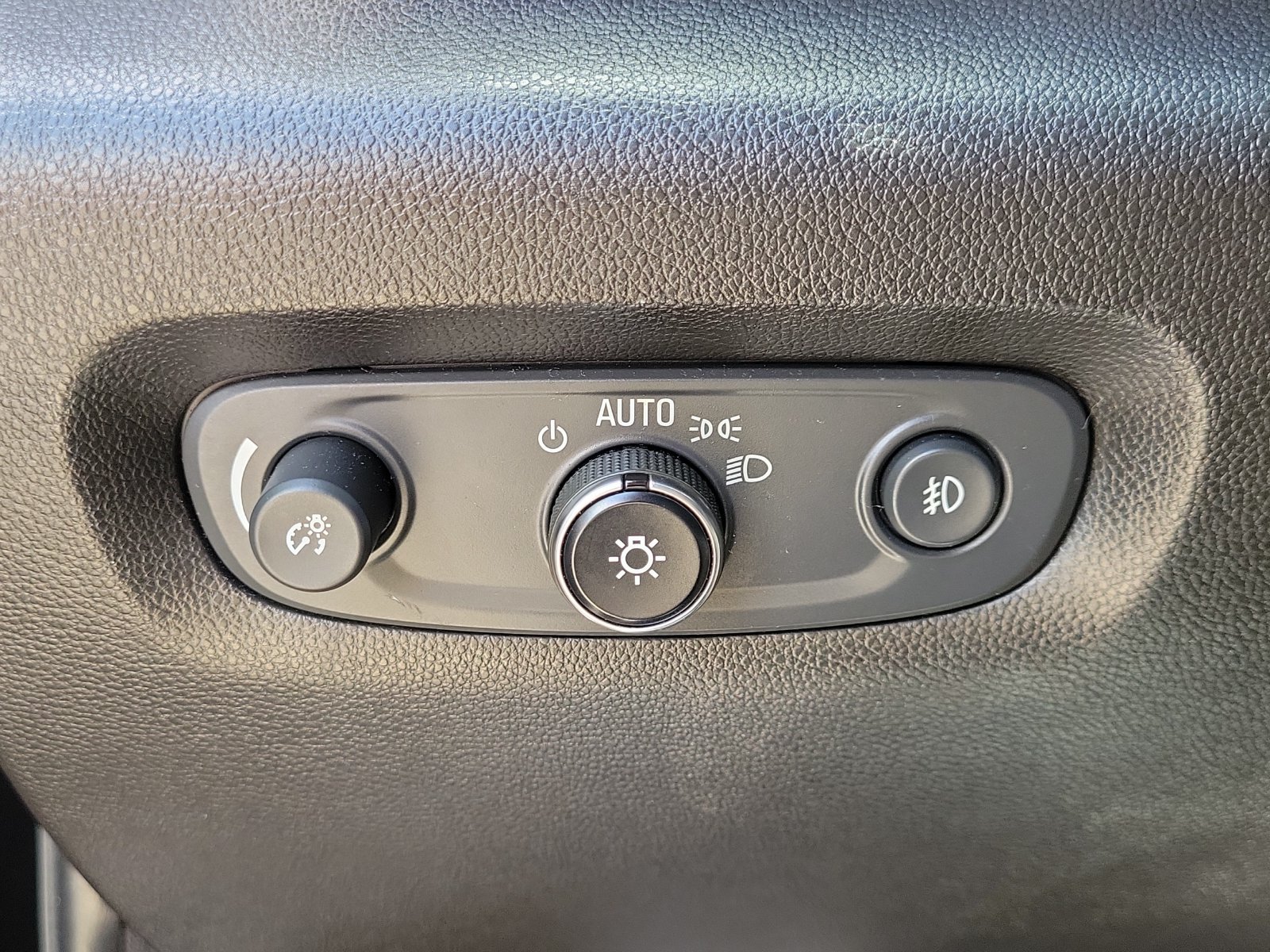Used 2019 Chevrolet Traverse Premier w/ Redline Edition FWD image 14