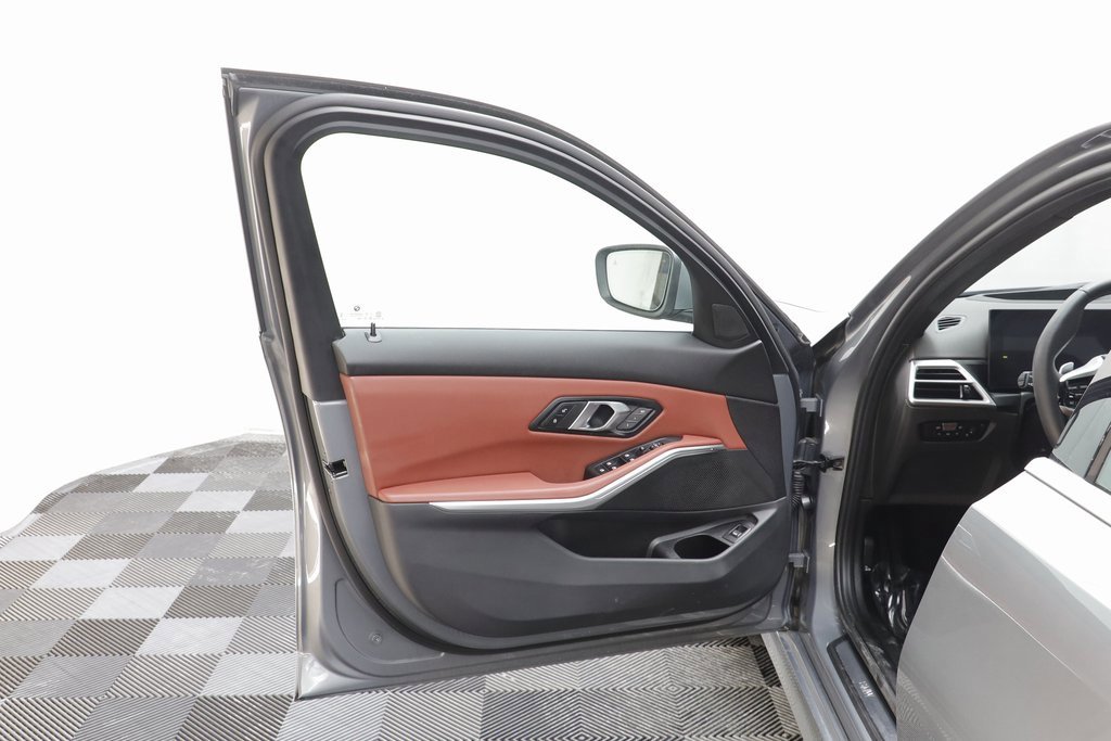 Certified 2025 BMW 330i xDrive Sedan image 5