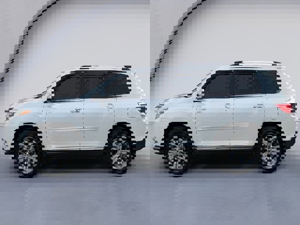 Used 2013 Toyota Highlander Limited image 2