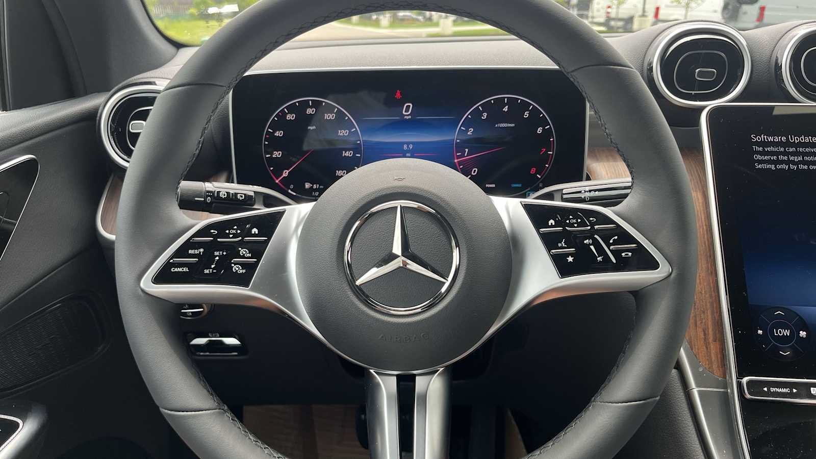 Used 2026 Mercedes-Benz GLC 300 4MATIC image 40