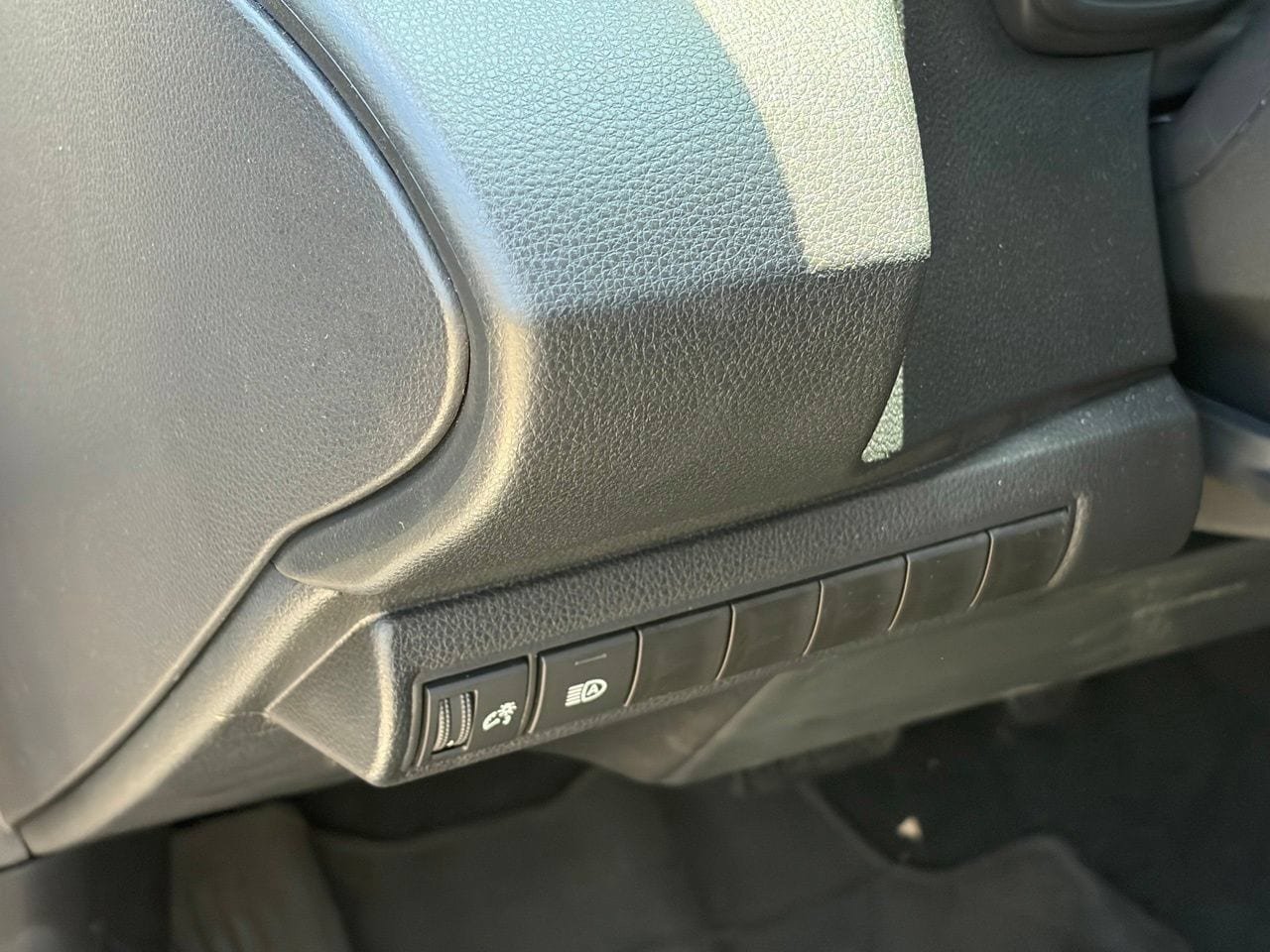 Used 2026 Toyota Corolla LE FWD image 6