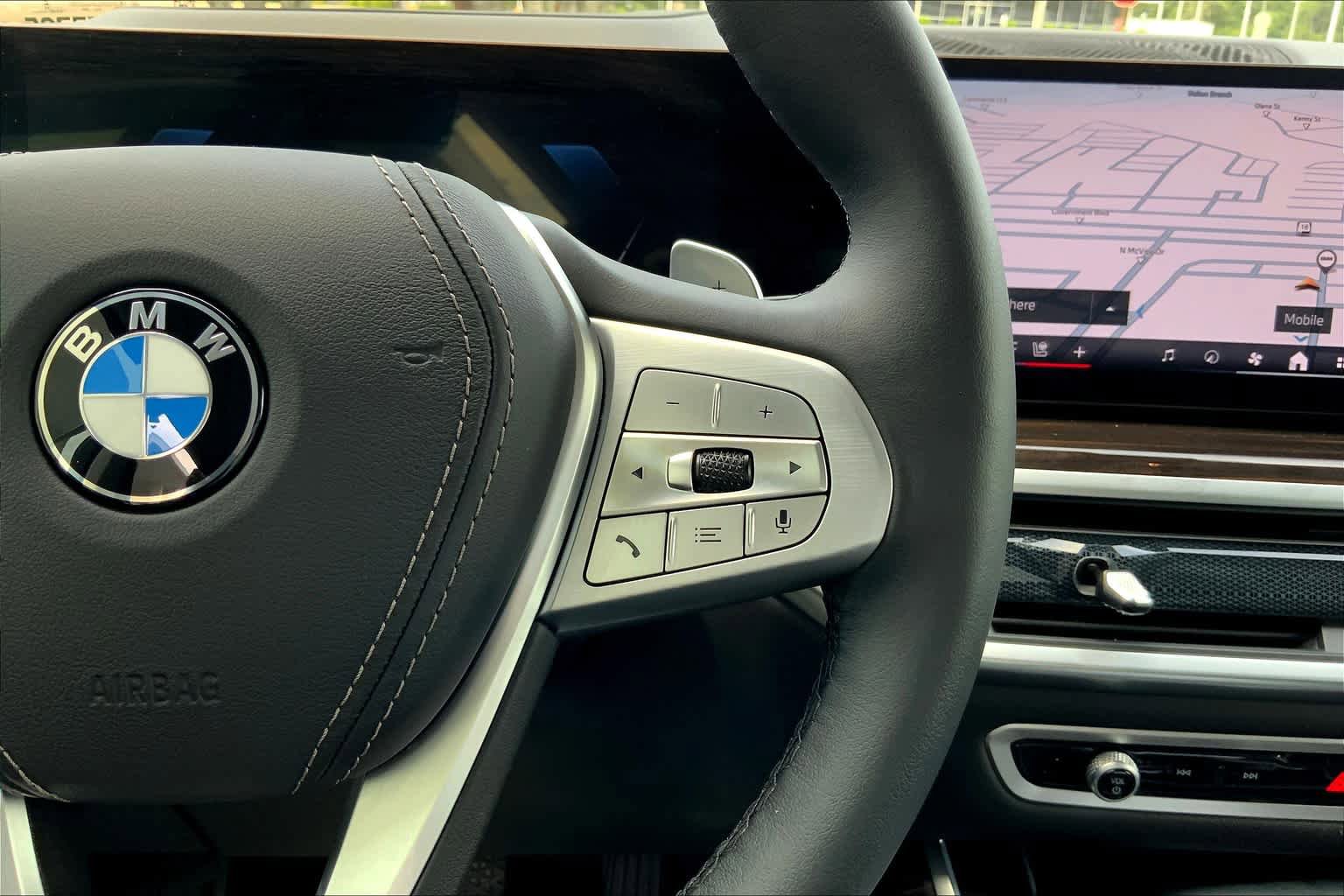 Used 2024 BMW X7 xDrive40i image 17