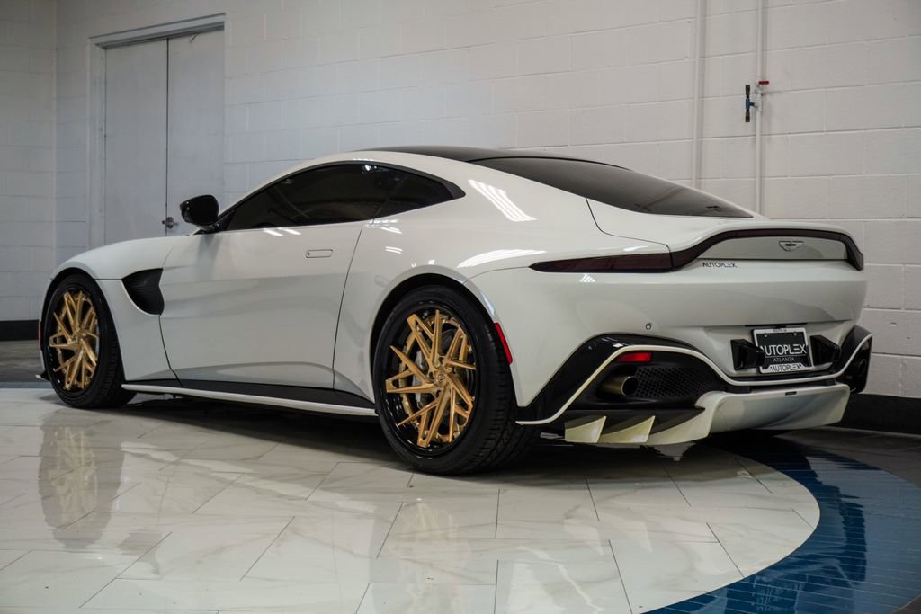 Used 2019 Aston Martin V8 Vantage Coupe image 25