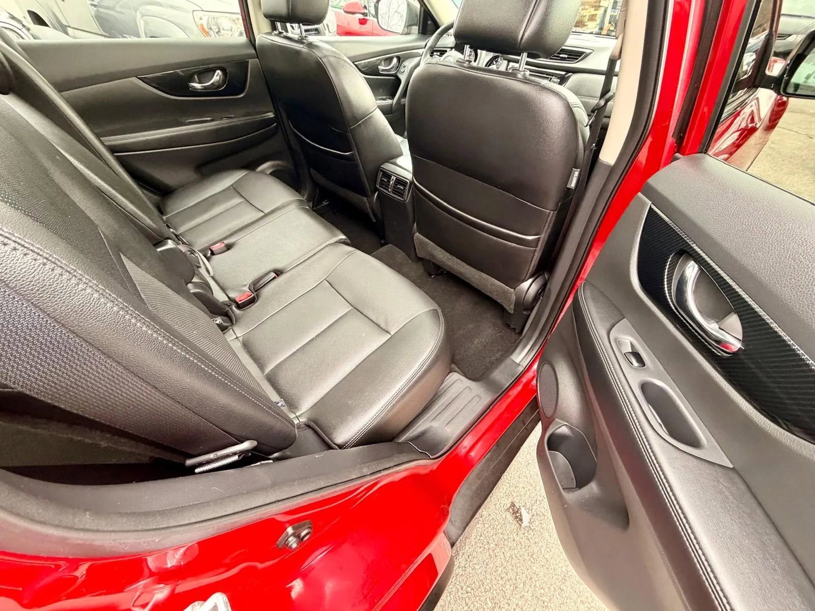 Used 2017 Nissan Rogue SL w/ SL Premium Package image 8