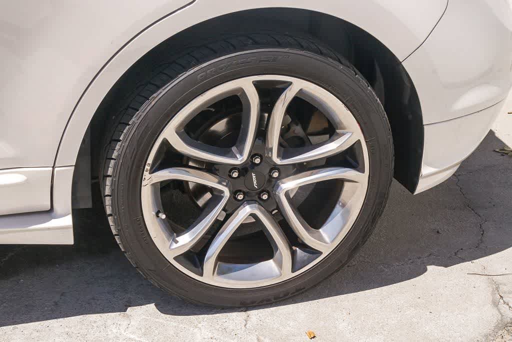 Used 2014 Ford Edge Sport w/ Driver Entry Package AWD/4WD image 6