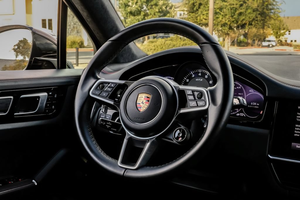 Used 2022 Porsche Cayenne GTS AWD/4WD image 12