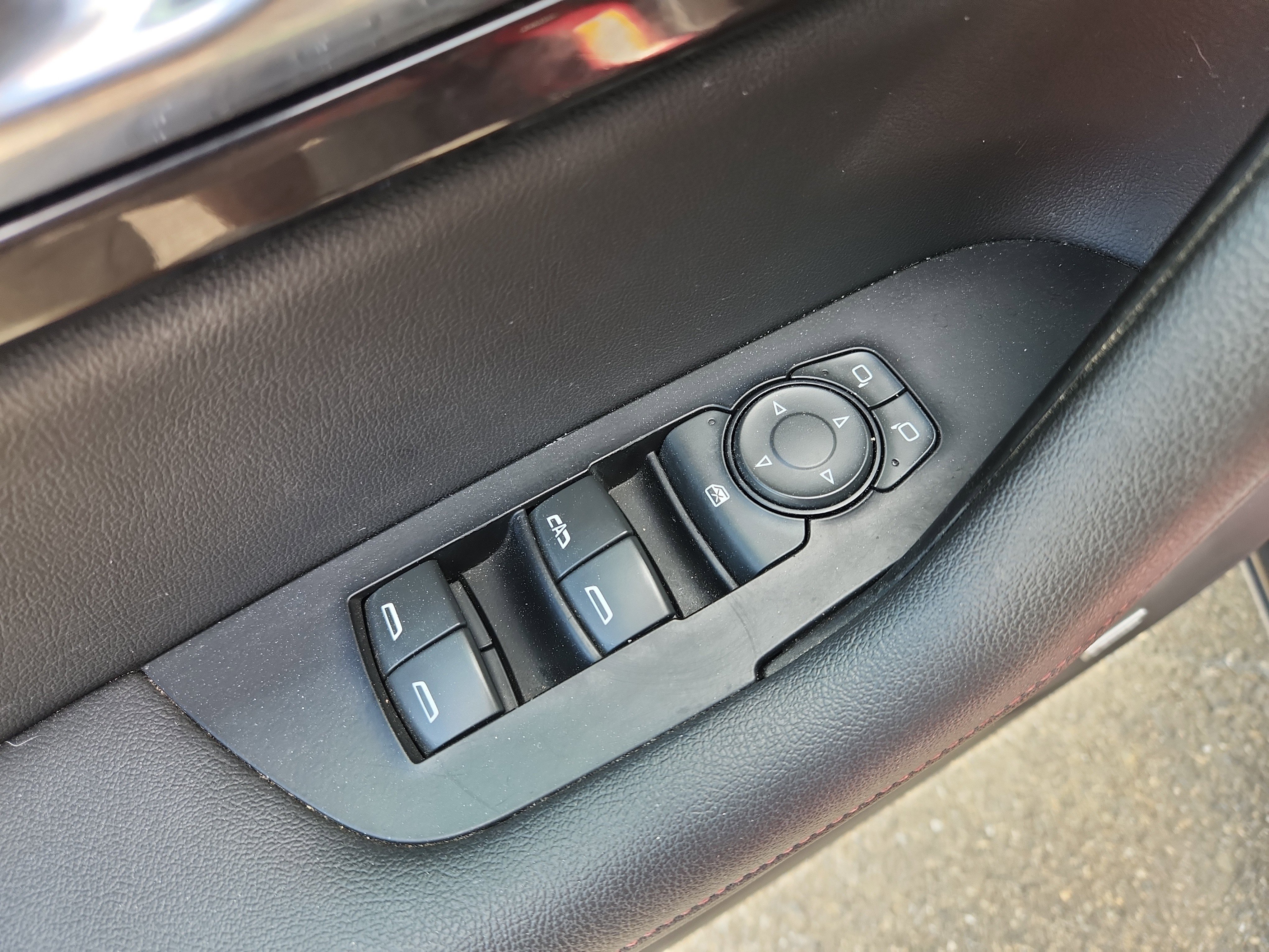 Used 2019 Chevrolet Blazer RS FWD image 23