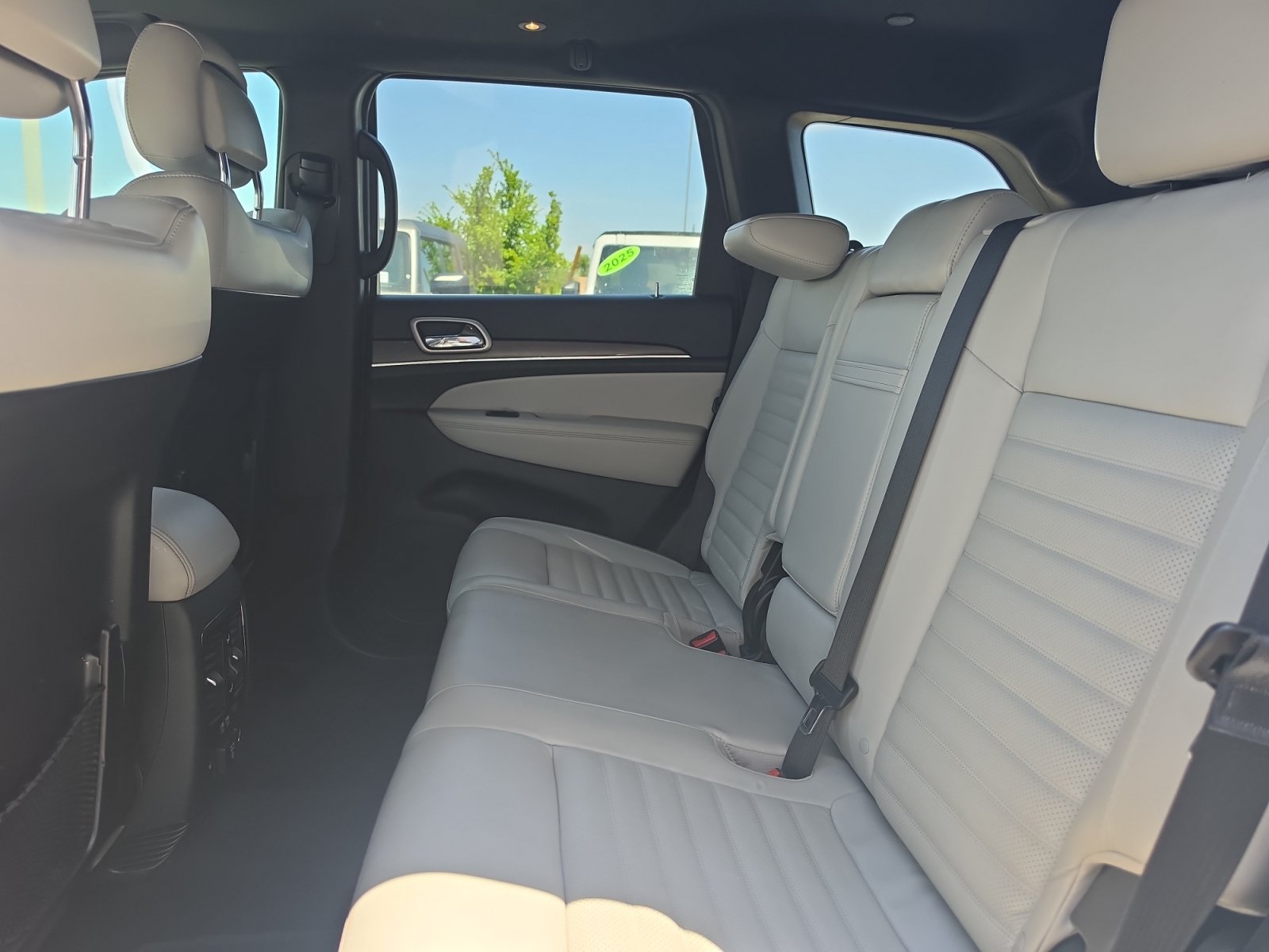 Used 2018 Jeep Grand Cherokee Limited AWD/4WD image 26