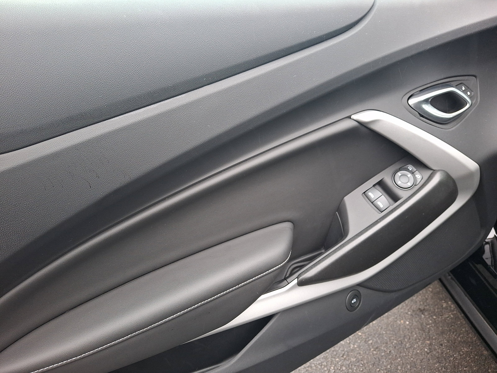 Used 2022 Chevrolet Camaro LT image 12