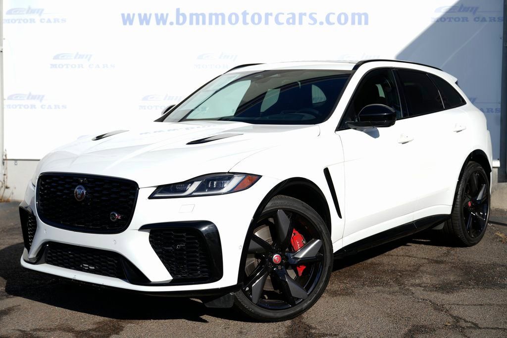 Used 2022 Jaguar F-PACE SVR image 2