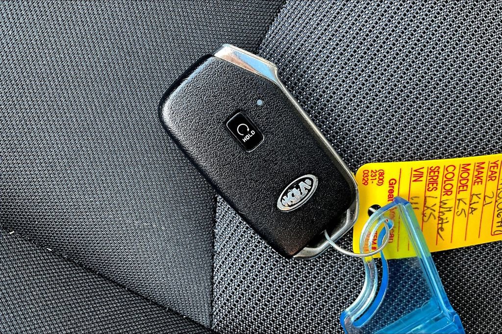 Used 2021 Kia K5 LXS image 13